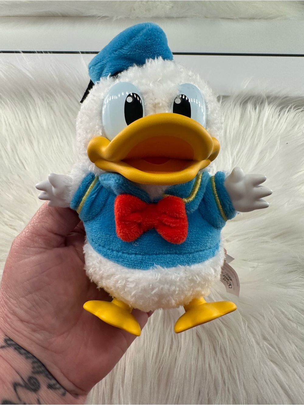 Pop Mart Mickey Family-Donald Duck Keychain - Picture 3 of 3
